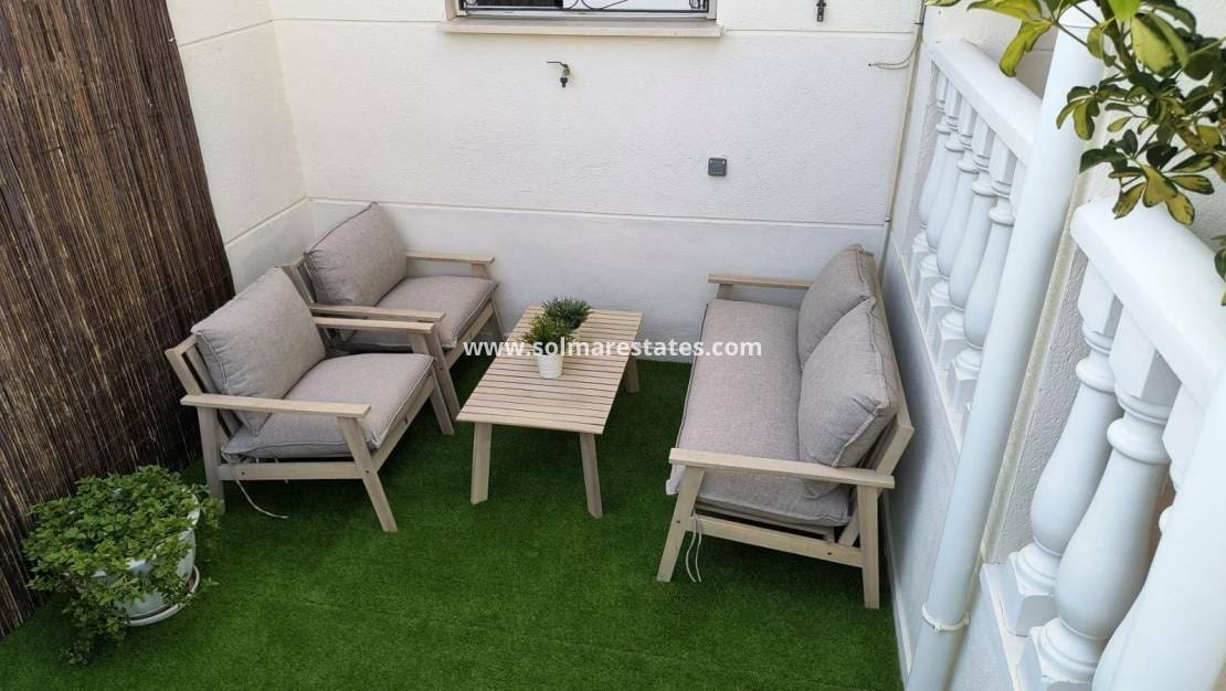 Casa de 3 habitaciones en Punta Prima en venta con piscina - 279.000 € (Ref: 9049822)