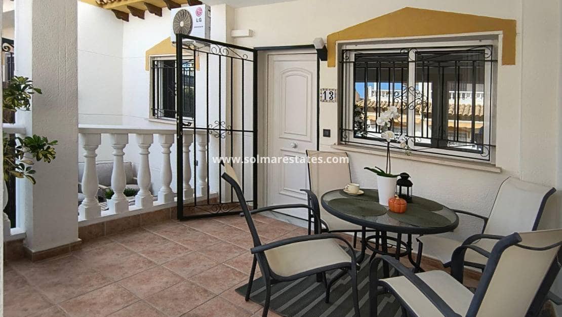 Casa de 3 habitaciones en Punta Prima en venta con piscina - 279.000 € (Ref: 9049822)