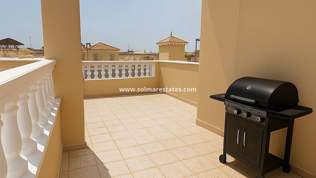 2 slaapkamer Huis te koop in Playa Flamenca met zwembad - € 182.000 (Ref: 9058226)