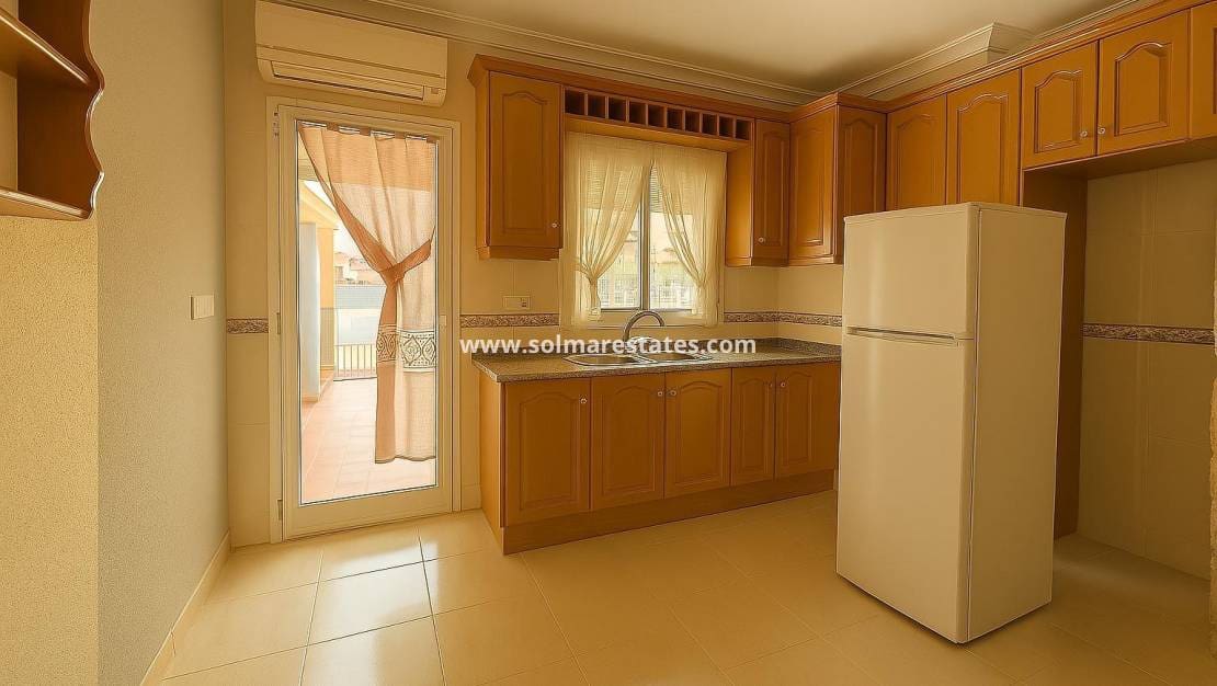 2 slaapkamer Huis te koop in Playa Flamenca met zwembad - € 182.000 (Ref: 9058226)