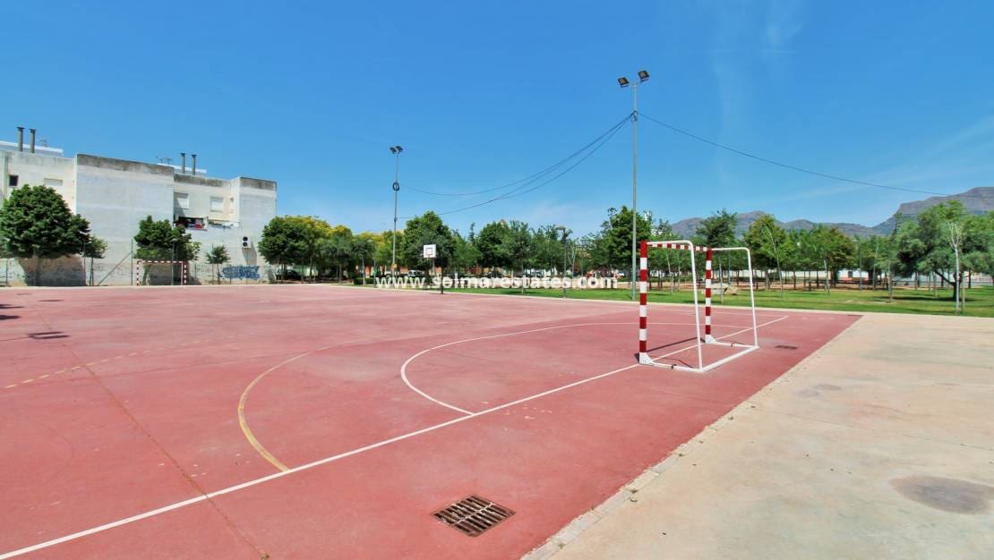 3 soveværelse Semi-Rækkehus til salg i Los Desamparados - € 199.000 (Ref: 9086131)