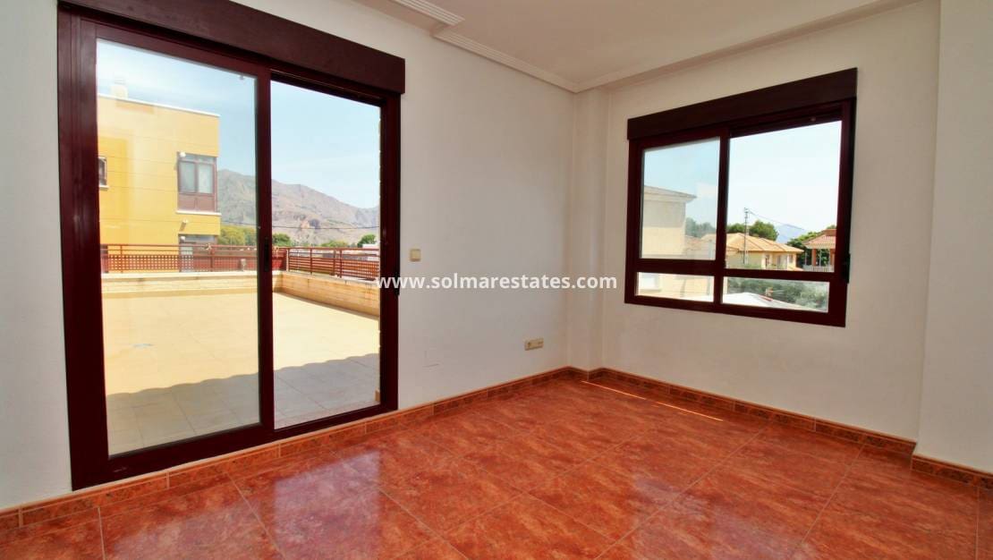 3 soveværelse Semi-Rækkehus til salg i Los Desamparados - € 199.000 (Ref: 9086131)