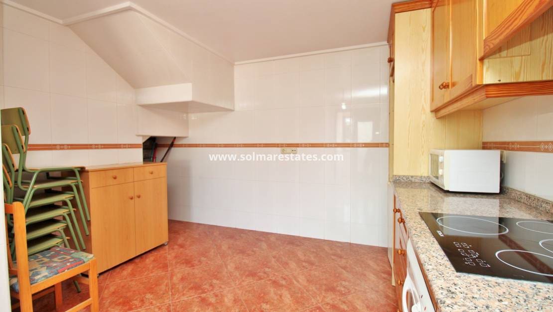 3 soveværelse Semi-Rækkehus til salg i Los Desamparados - € 199.000 (Ref: 9086131)