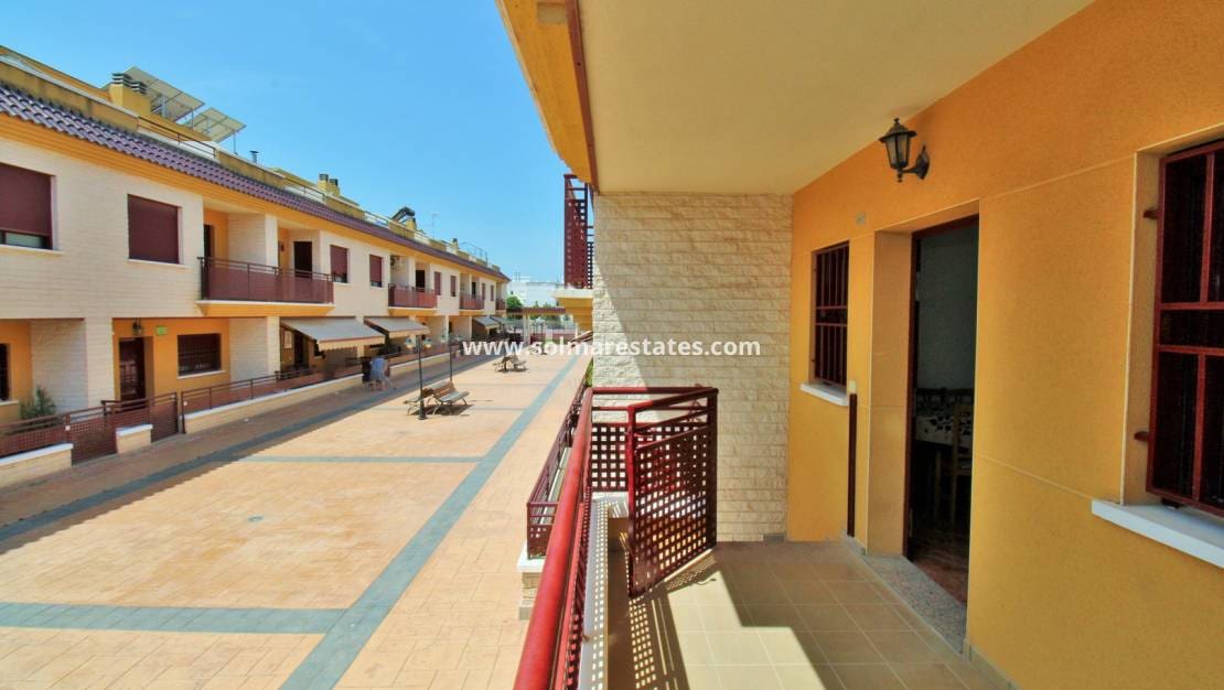 3 soveværelse Semi-Rækkehus til salg i Los Desamparados - € 199.000 (Ref: 9086131)