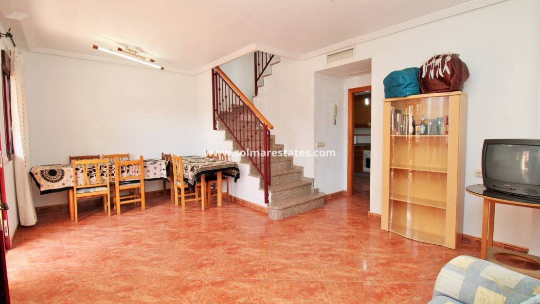 3 soveværelse Semi-Rækkehus til salg i Los Desamparados - € 199.000 (Ref: 9086131)