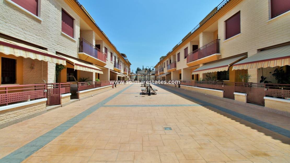 3 soveværelse Semi-Rækkehus til salg i Los Desamparados - € 199.000 (Ref: 9086131)