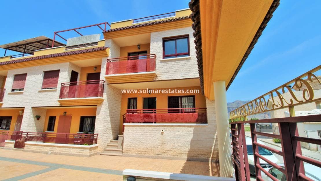 3 soveværelse Semi-Rækkehus til salg i Los Desamparados - € 199.000 (Ref: 9086131)