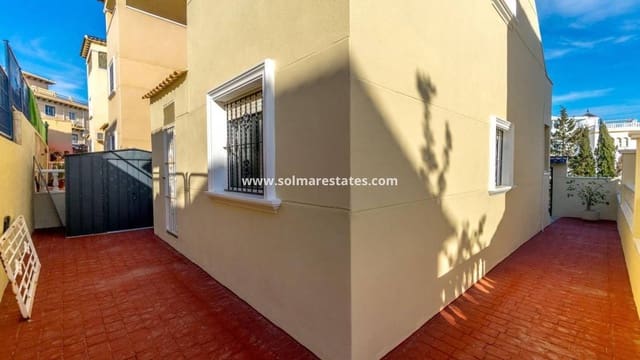 3 Zimmer Villa zu verkaufen in Villamartin, Orihuela mit Pool - 295.000 € (Ref: 9094440)