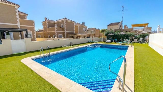 3 Zimmer Villa zu verkaufen in Villamartin, Orihuela mit Pool - 295.000 € (Ref: 9094440)
