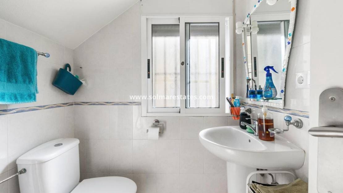 3 slaapkamer Villa te koop in Villamartin met zwembad - € 295.000 (Ref: 9094440)