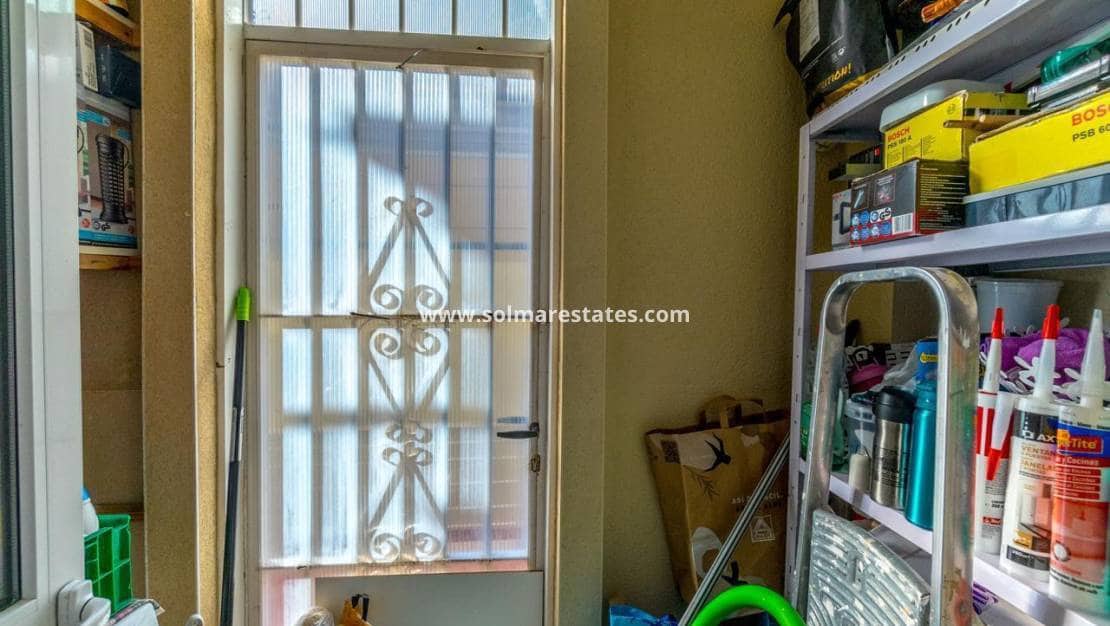 3 slaapkamer Villa te koop in Villamartin met zwembad - € 295.000 (Ref: 9094440)