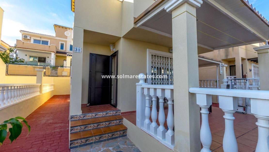 3 bedroom Villa for sale in Villamartin with pool - € 295,000 (Ref: 9094440)