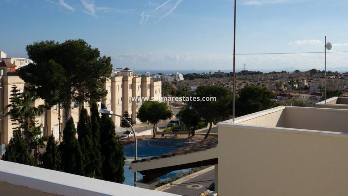 3 bedroom Villa for sale in Villamartin with pool - € 295,000 (Ref: 9094440)