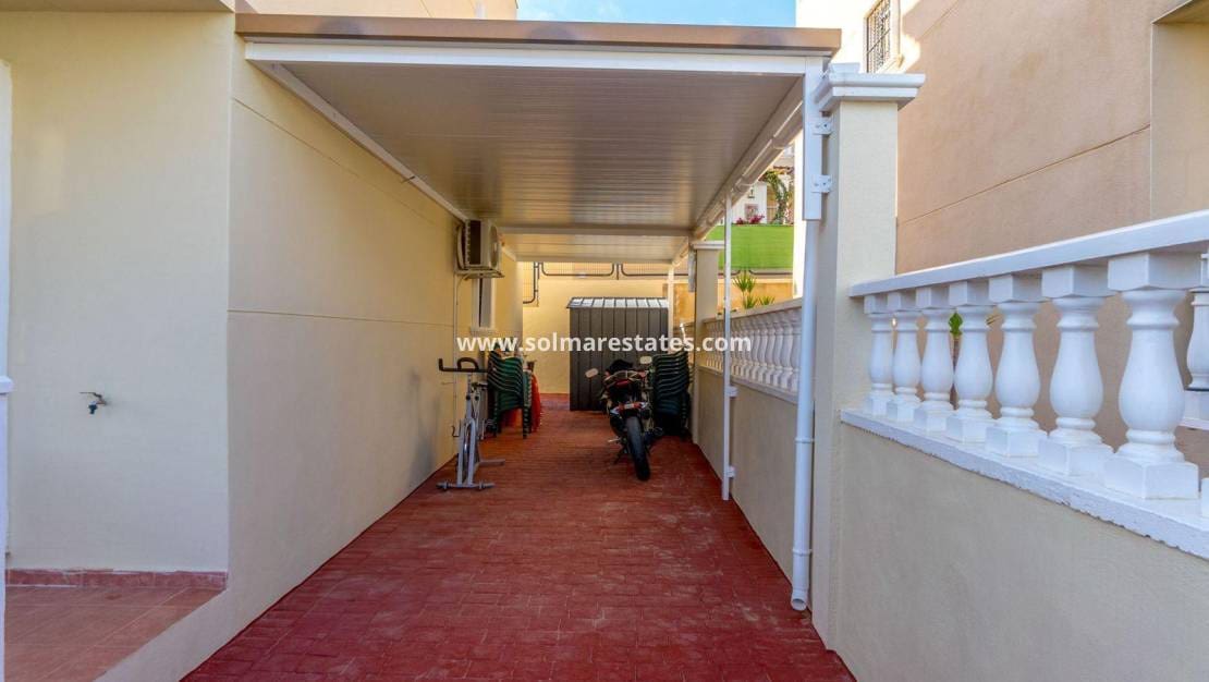 3 bedroom Villa for sale in Villamartin with pool - € 295,000 (Ref: 9094440)