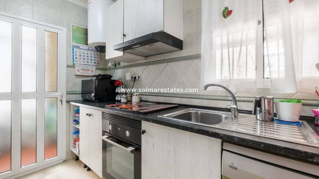 3 bedroom Villa for sale in Villamartin with pool - € 295,000 (Ref: 9094440)