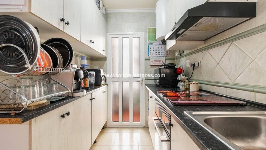 3 bedroom Villa for sale in Villamartin with pool - € 295,000 (Ref: 9094440)