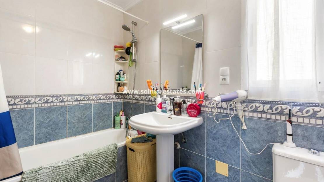 3 bedroom Villa for sale in Villamartin with pool - € 295,000 (Ref: 9094440)