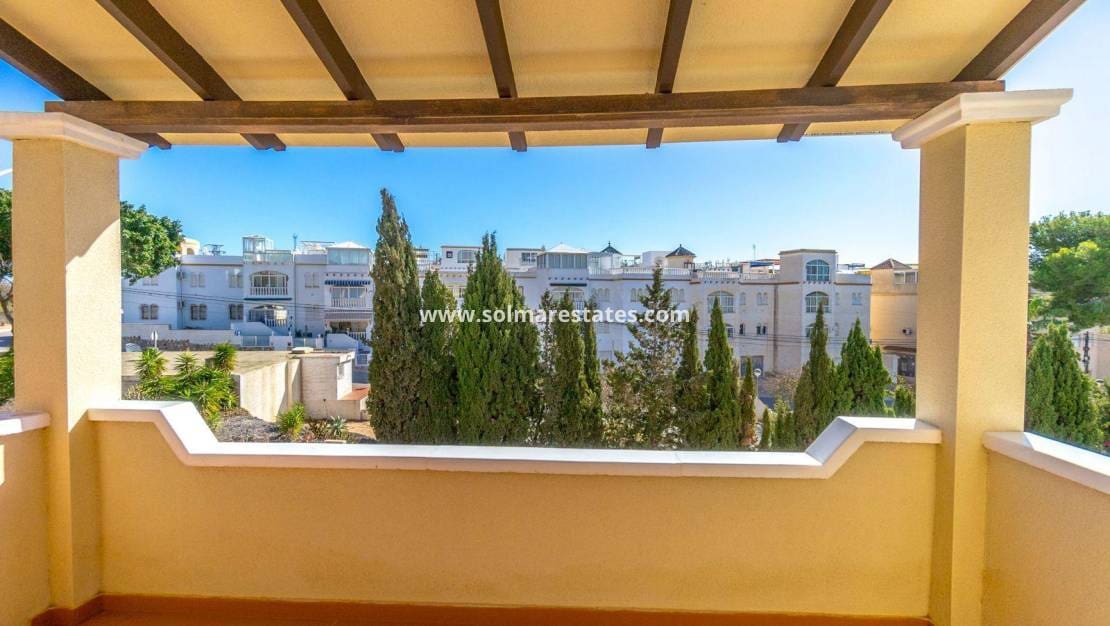 3 bedroom Villa for sale in Villamartin with pool - € 295,000 (Ref: 9094440)