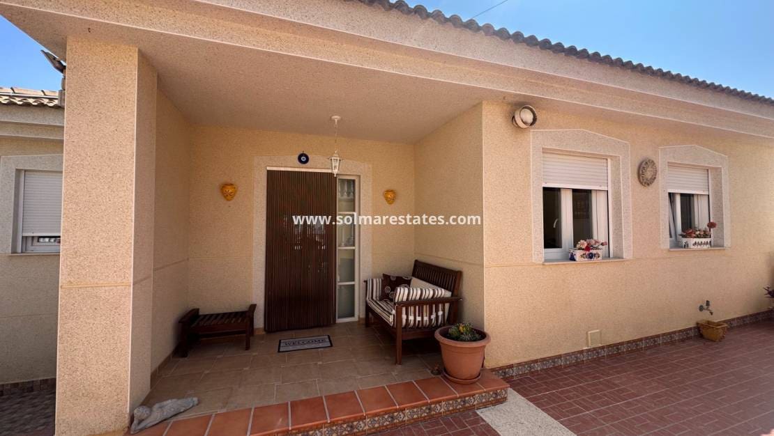 3 Zimmer Villa zu verkaufen in Algorfa mit Pool - 599.990 € (Ref: 9097383)