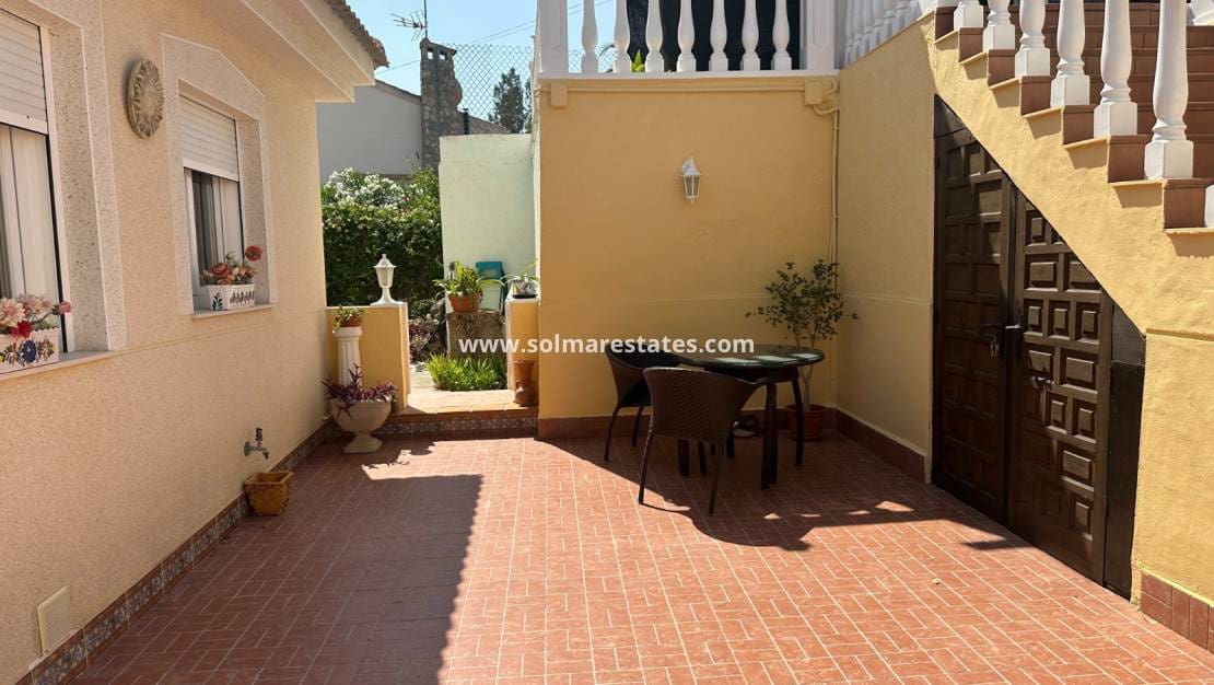 3 Zimmer Villa zu verkaufen in Algorfa mit Pool - 599.990 € (Ref: 9097383)