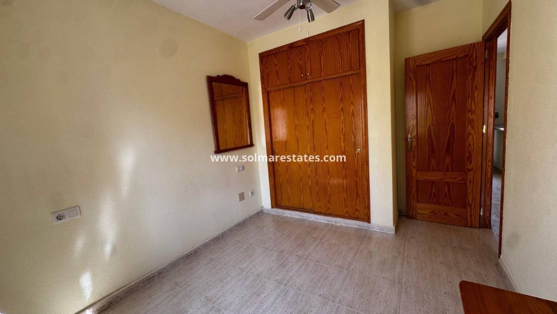 2 bedroom Apartment for sale in Villamartin with pool - € 119,000 (Ref: 9101521)