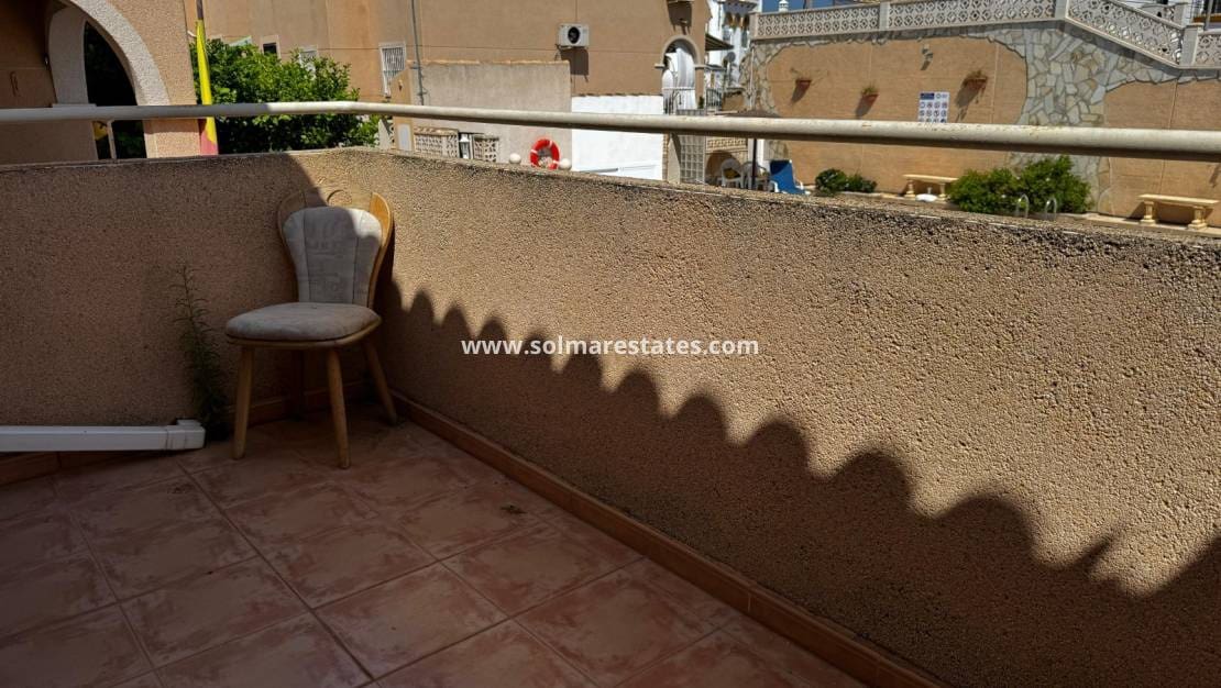2 bedroom Apartment for sale in Villamartin with pool - € 119,000 (Ref: 9101521)