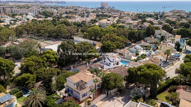 3 soverom Hus til salgs i La Zenia, Orihuela med svømmebasseng - € 224 900 (Ref: 9105168)
