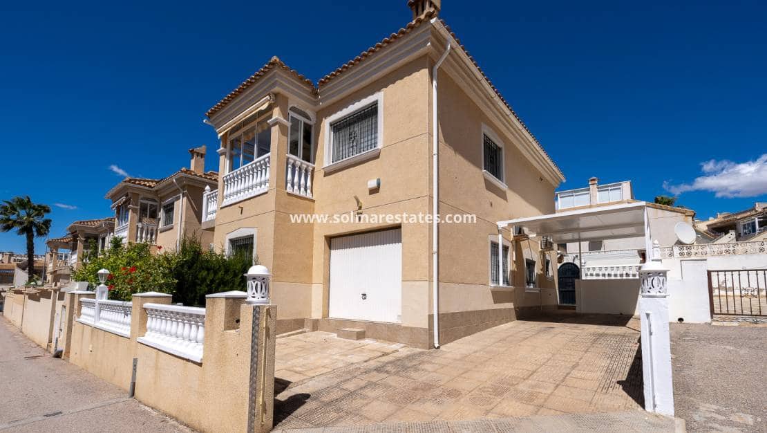 4 bedroom Villa for sale in Villamartin with pool - € 379,000 (Ref: 9105169)