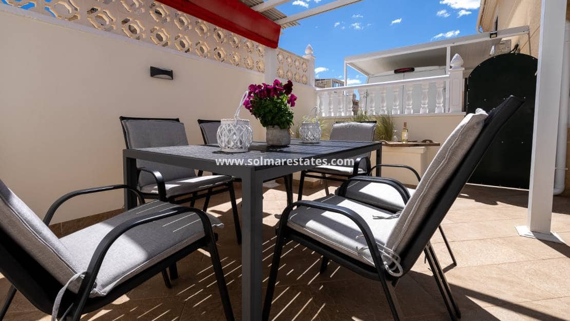 4 bedroom Villa for sale in Villamartin with pool - € 379,000 (Ref: 9105169)