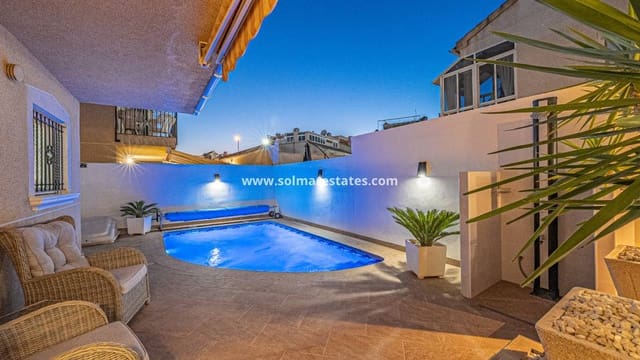 4 quarto Moradia para venda em Villamartin, Orihuela com piscina - 379 000 € (Ref: 9105169)