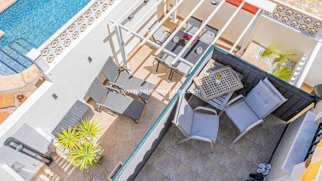 4 bedroom Villa for sale in Villamartin with pool - € 379,000 (Ref: 9105169)