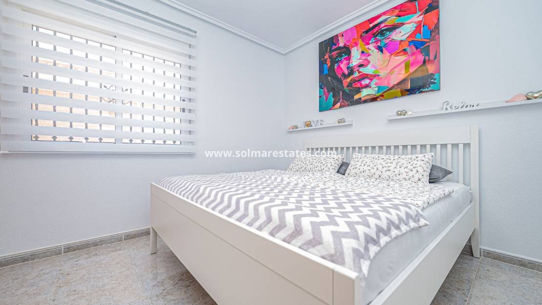 4 bedroom Villa for sale in Villamartin with pool - € 379,000 (Ref: 9105169)