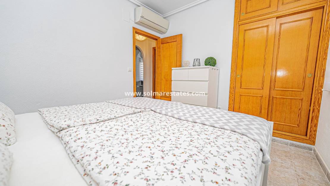 4 bedroom Villa for sale in Villamartin with pool - € 379,000 (Ref: 9105169)