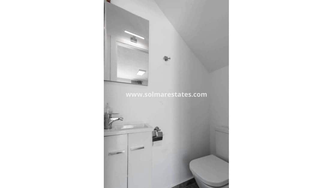 2 makuuhuone Huoneisto myytävänä paikassa Los Balcones mukana uima-altaan - 169 900 € (Ref: 9115106)