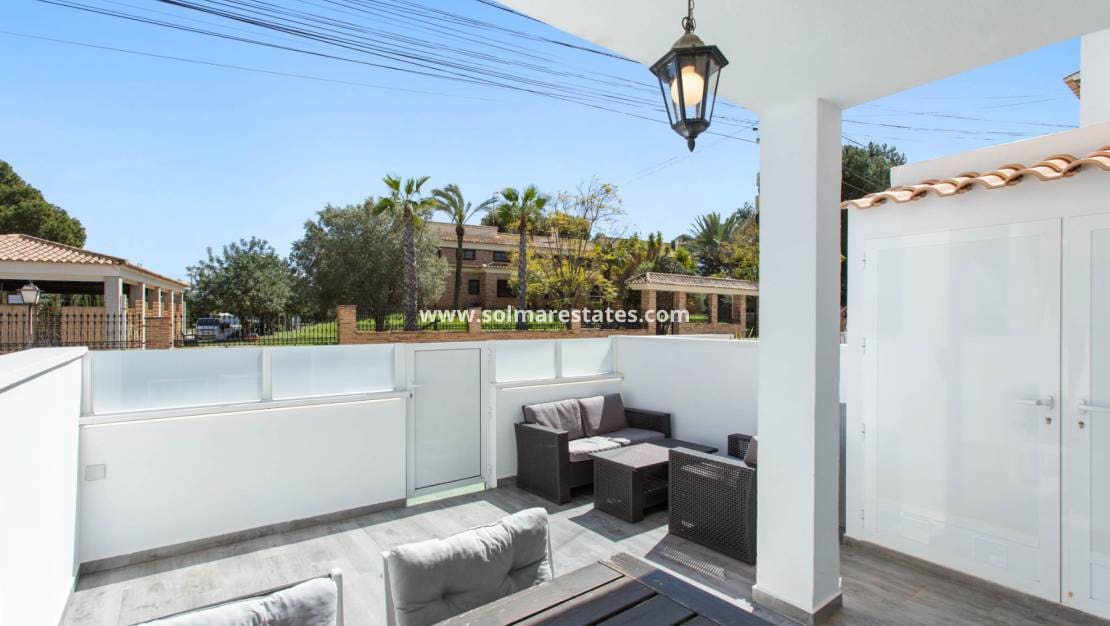 2 makuuhuone Huoneisto myytävänä paikassa Los Balcones mukana uima-altaan - 169 900 € (Ref: 9115106)