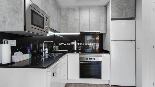 2 makuuhuone Huoneisto myytävänä paikassa Los Balcones mukana uima-altaan - 169 900 € (Ref: 9115106)