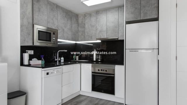 2 makuuhuone Huoneisto myytävänä paikassa Los Balcones mukana uima-altaan - 169 900 € (Ref: 9115106)