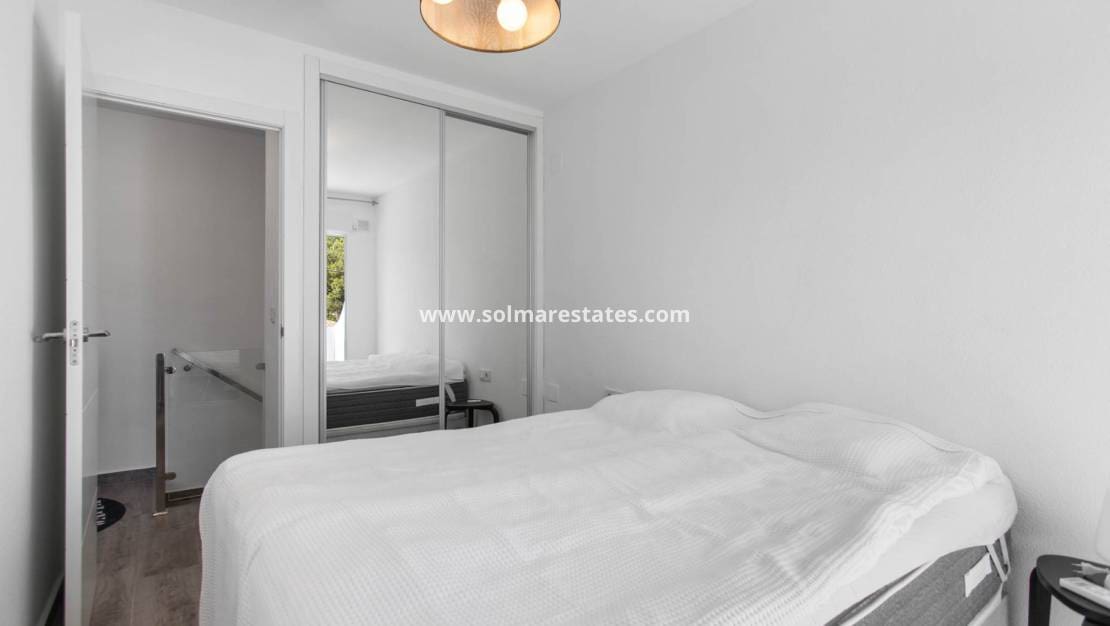 2 makuuhuone Huoneisto myytävänä paikassa Los Balcones mukana uima-altaan - 169 900 € (Ref: 9115106)