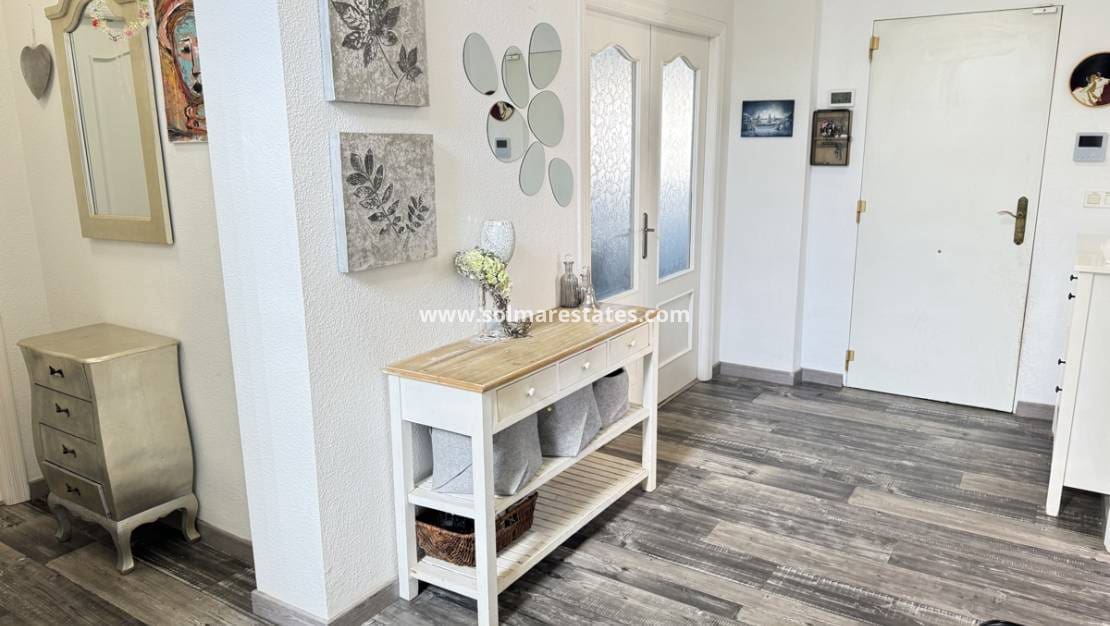 4 makuuhuone Huvila myytävänä paikassa Ciudad Quesada mukana uima-altaan - 590 000 € (Ref: 9115108)