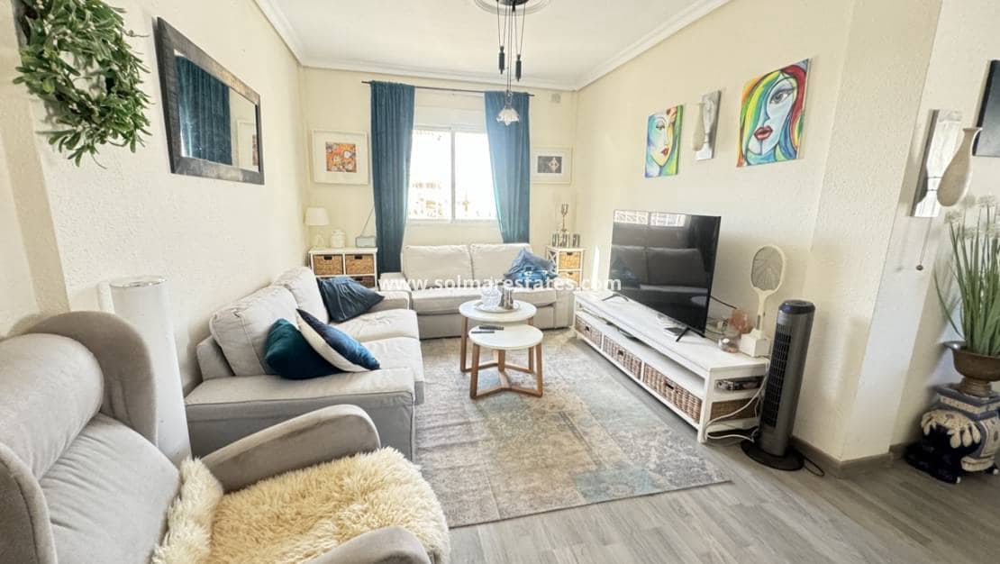 4 makuuhuone Huvila myytävänä paikassa Ciudad Quesada mukana uima-altaan - 590 000 € (Ref: 9115108)