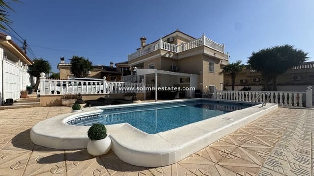 4 makuuhuone Huvila myytävänä paikassa Ciudad Quesada, Rojales mukana uima-altaan - 590 000 € (Ref: 9115108)