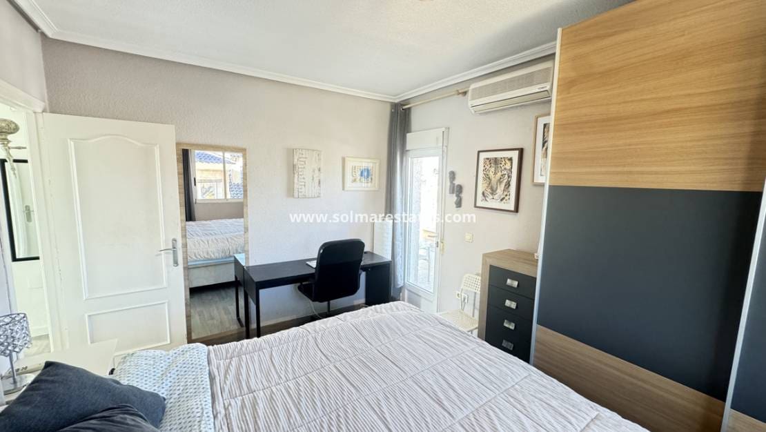 4 makuuhuone Huvila myytävänä paikassa Ciudad Quesada mukana uima-altaan - 590 000 € (Ref: 9115108)