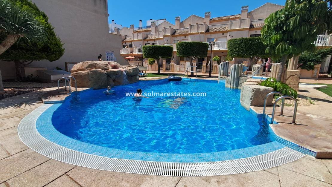 3 Zimmer Haus zu verkaufen in Cabo Roig mit Pool - 255.000 € (Ref: 9115113)