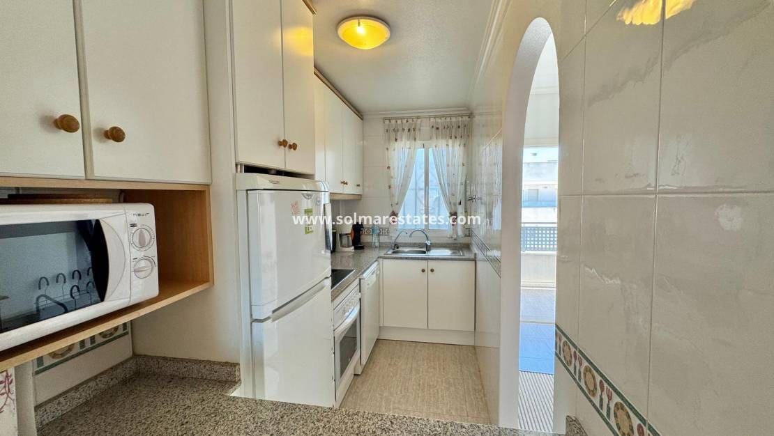 2 slaapkamer Appartement te koop in Almoradi met zwembad - € 121.000 (Ref: 9116555)