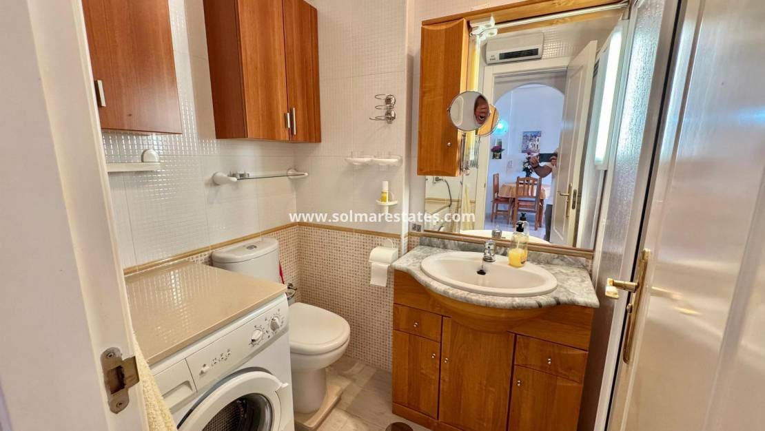 2 slaapkamer Appartement te koop in Almoradi met zwembad - € 121.000 (Ref: 9116555)