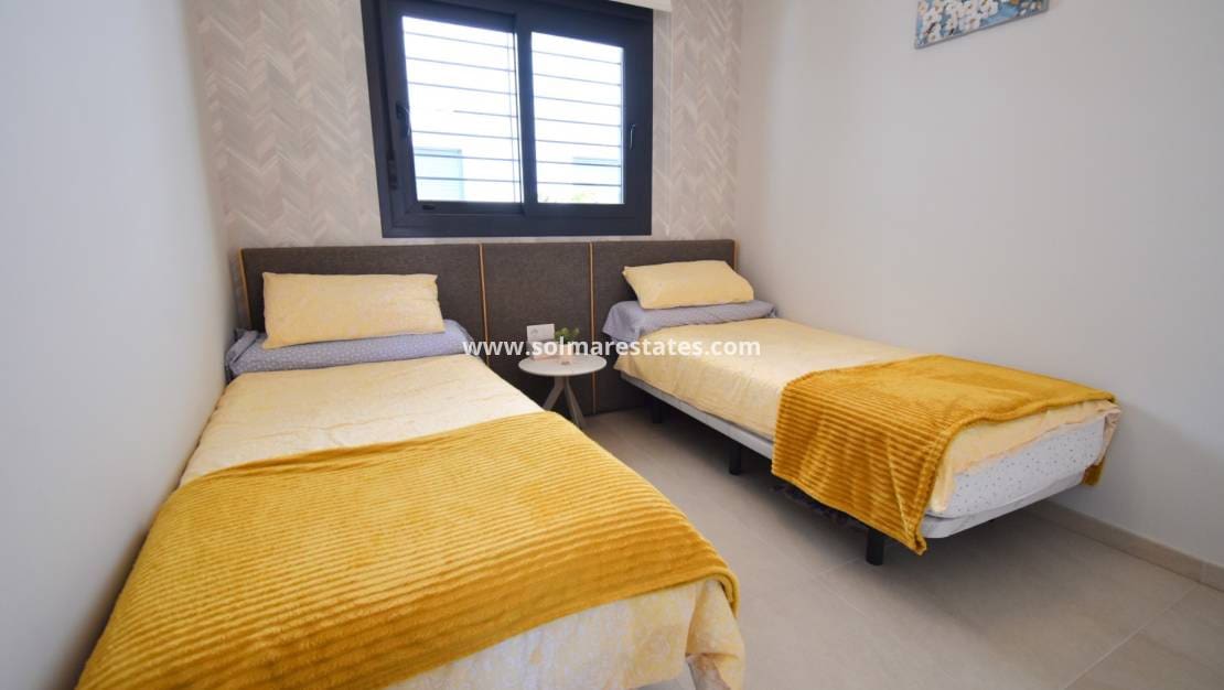 2 chambre Appartement à vendre à Playa Flamenca avec piscine - 365 000 € (Ref: 9123546)