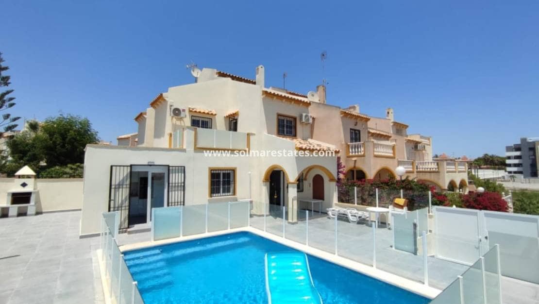 2 soveværelse Semi-Rækkehus til salg i Playa Flamenca med swimmingpool - € 339.000 (Ref: 9127421)