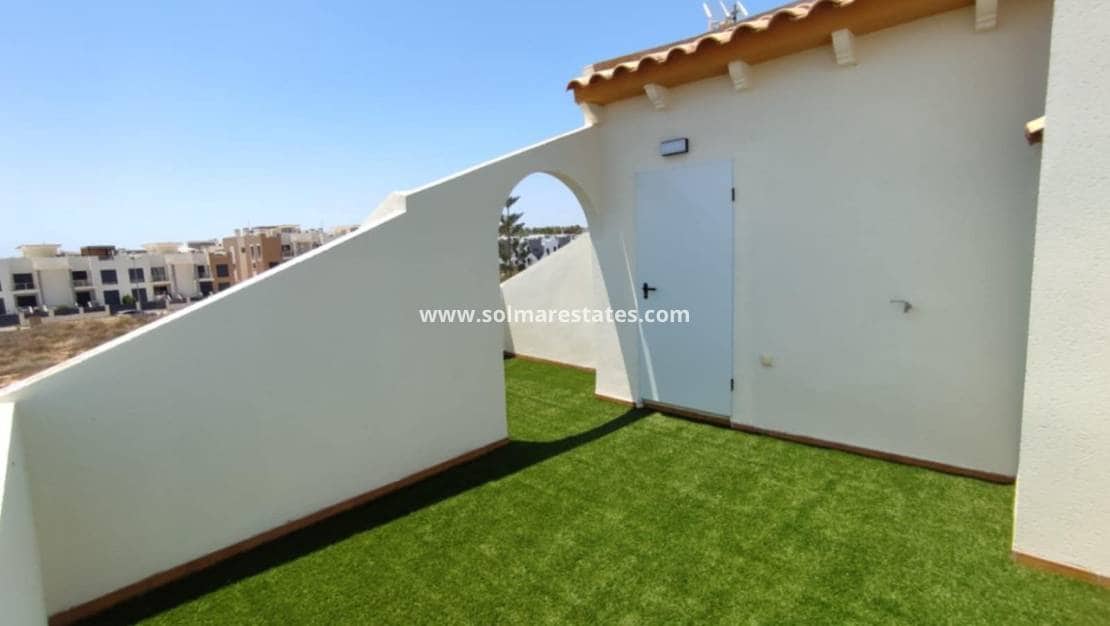 2 soveværelse Semi-Rækkehus til salg i Playa Flamenca med swimmingpool - € 339.000 (Ref: 9127421)