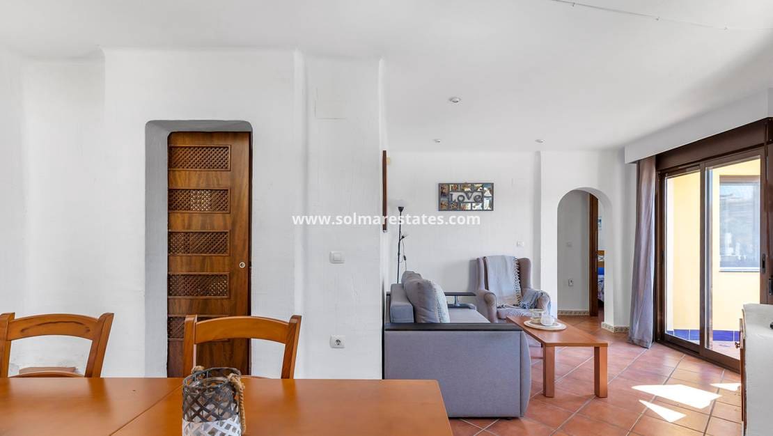 2 slaapkamer Appartement te koop in Orihuela Costa met zwembad - € 227.000 (Ref: 9133109)