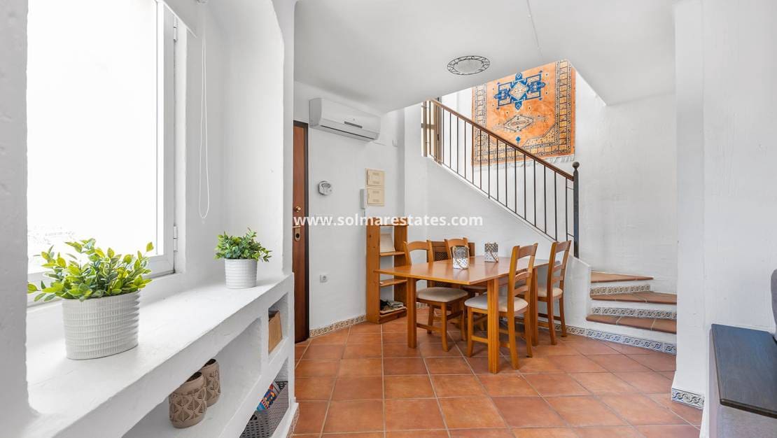 2 slaapkamer Appartement te koop in Orihuela Costa met zwembad - € 227.000 (Ref: 9133109)